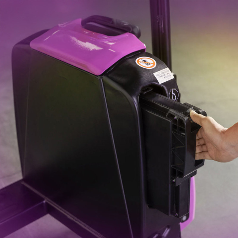 Transpaleta eléctrica de operador a pie – SW | PTL 1.5 | 685 x 1150 mm | AntOn by Jungheinrich